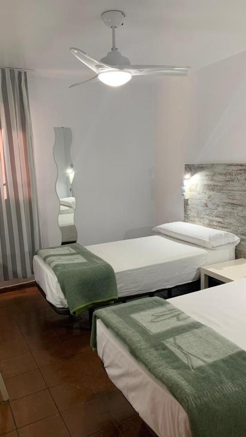 Casa De Huespedes Almansa Hotel Madrid Eksteriør billede