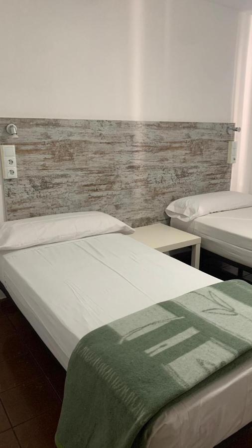 Casa De Huespedes Almansa Hotel Madrid Eksteriør billede