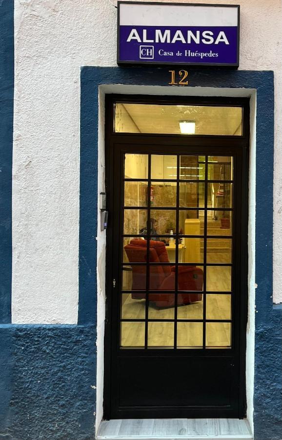 Casa De Huespedes Almansa Hotel Madrid Eksteriør billede
