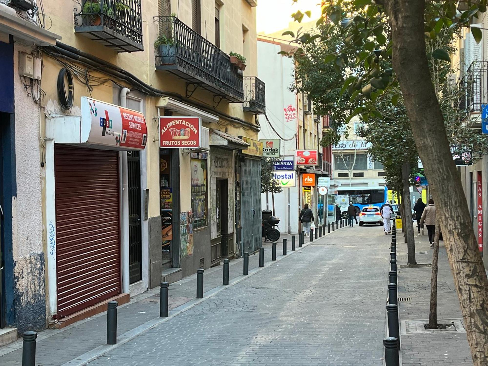 Casa De Huespedes Almansa Hotel Madrid Eksteriør billede