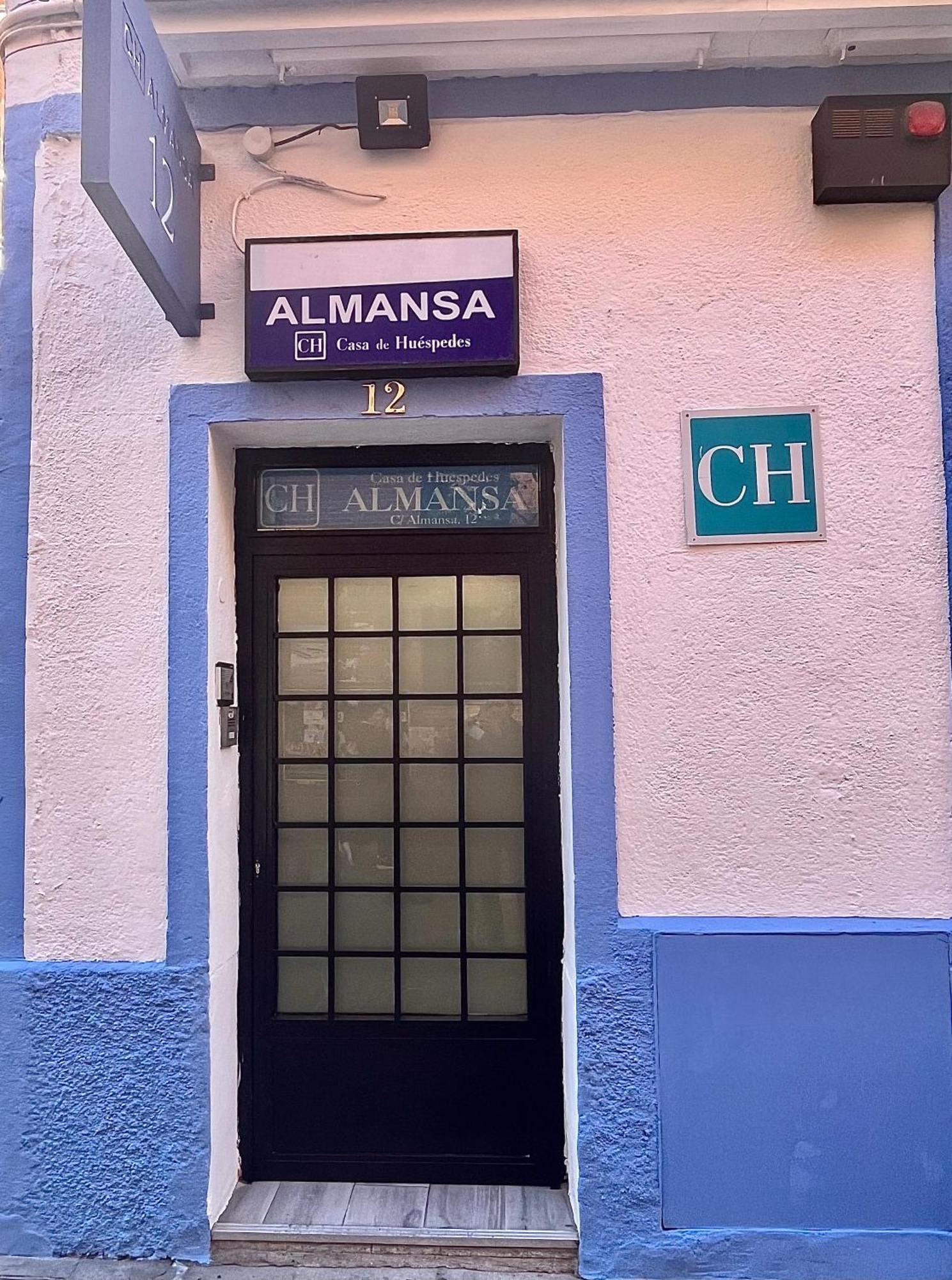 Casa De Huespedes Almansa Hotel Madrid Eksteriør billede